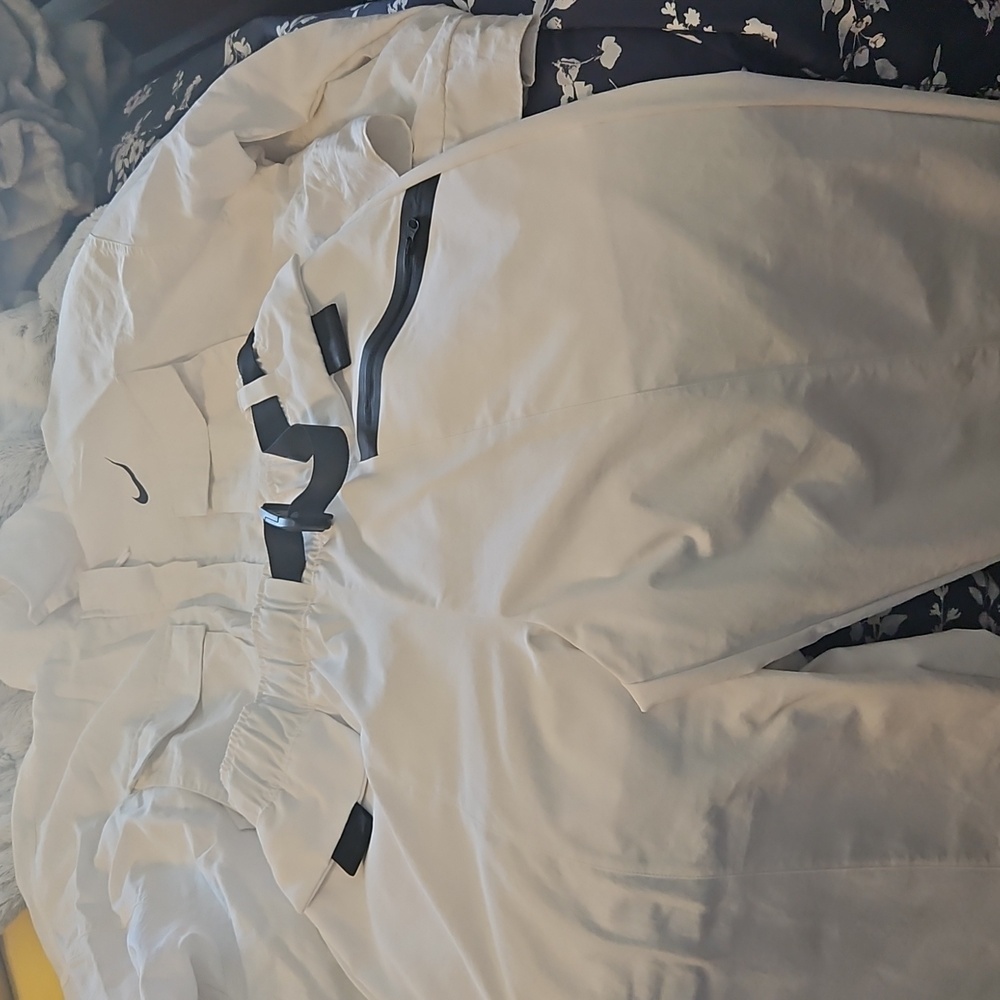 Nike Women's White Cropped Pants with Black Details